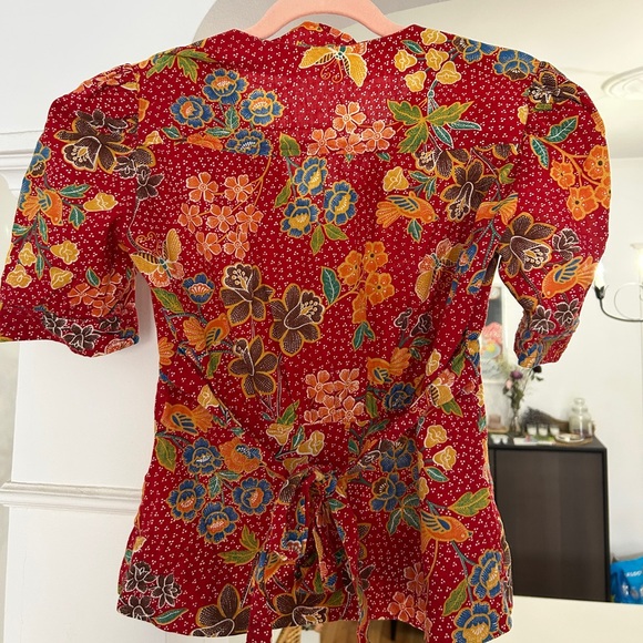 1970's Vintage Blouse Whimsical Floral Butterfly Top - Picture 2 of 3